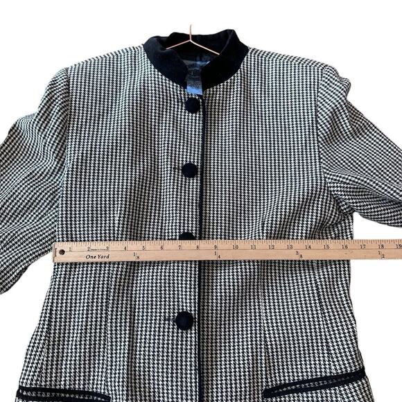 Cambridge Dry Goods houndstooth velvet button and neck jacket size 8 - Picture 4 of 6